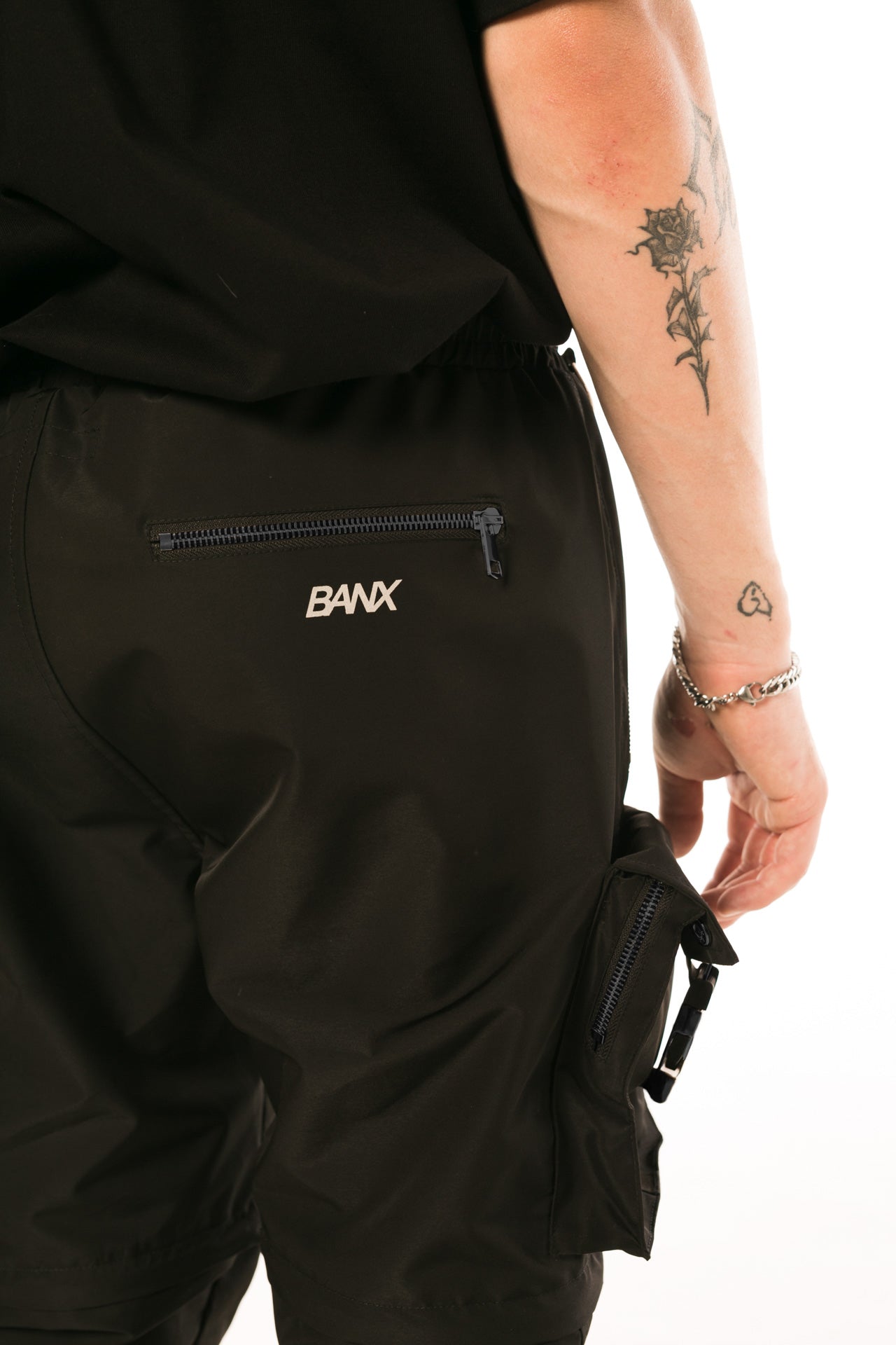 R-S UTILITY CARGO PANTS/SHORTS - BLACK