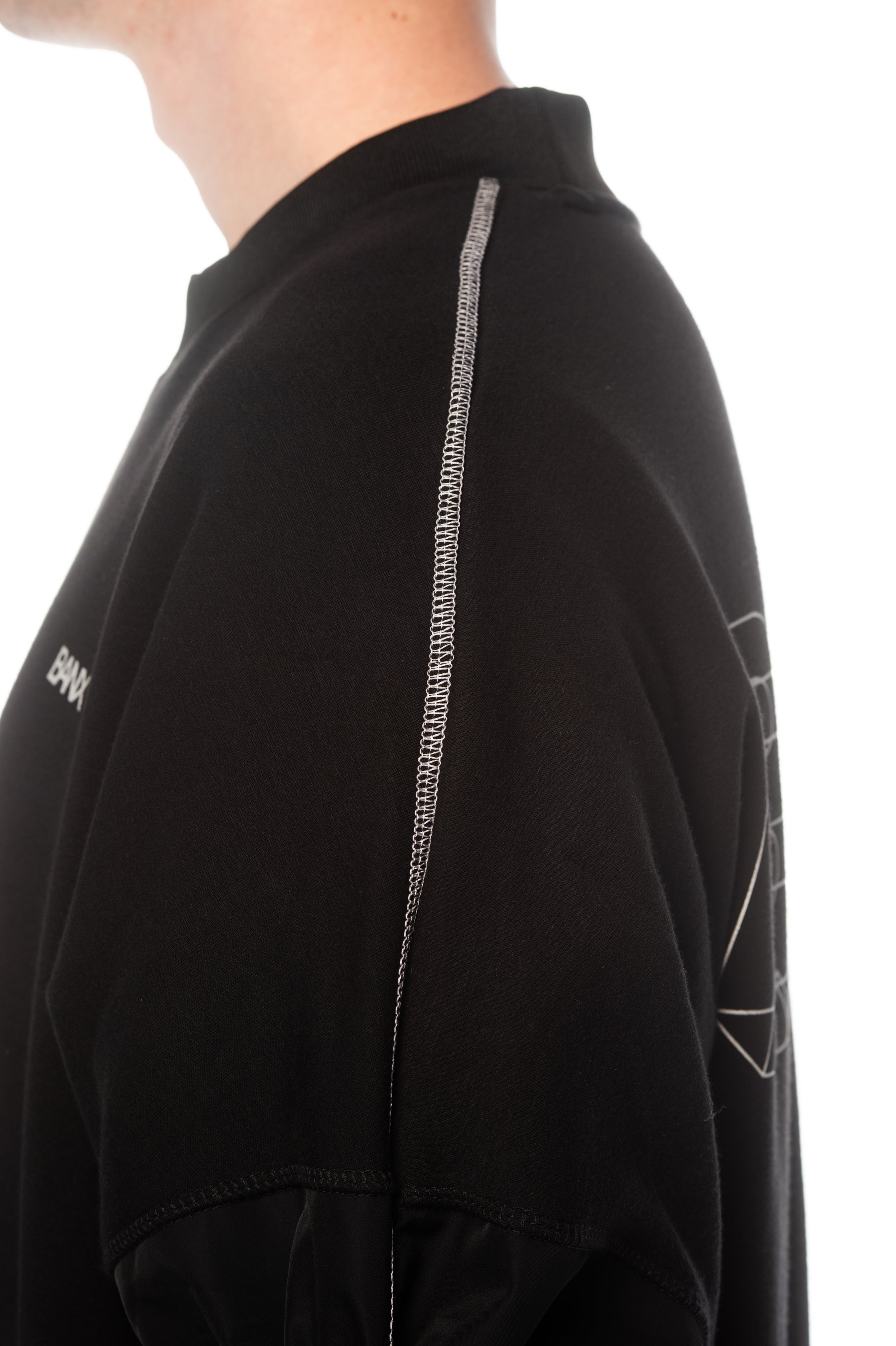 NV-3M 002 Crewneck