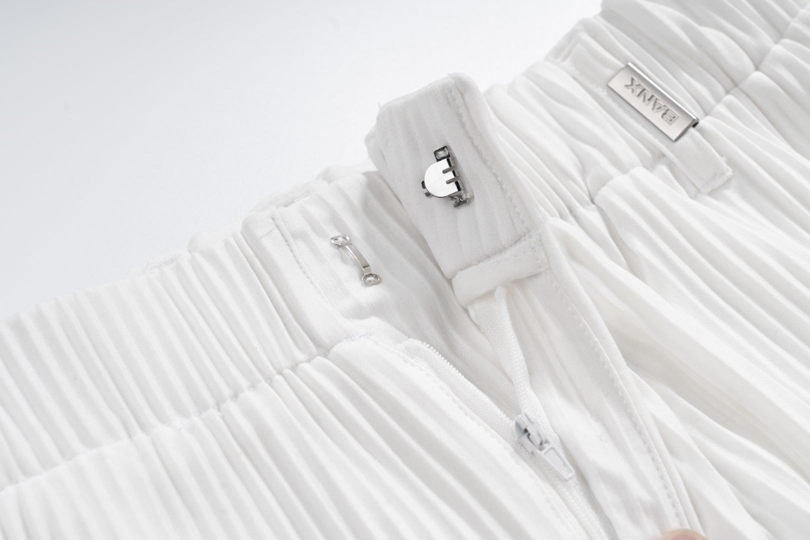 EBB - Signature Pleated Pants - Bone White