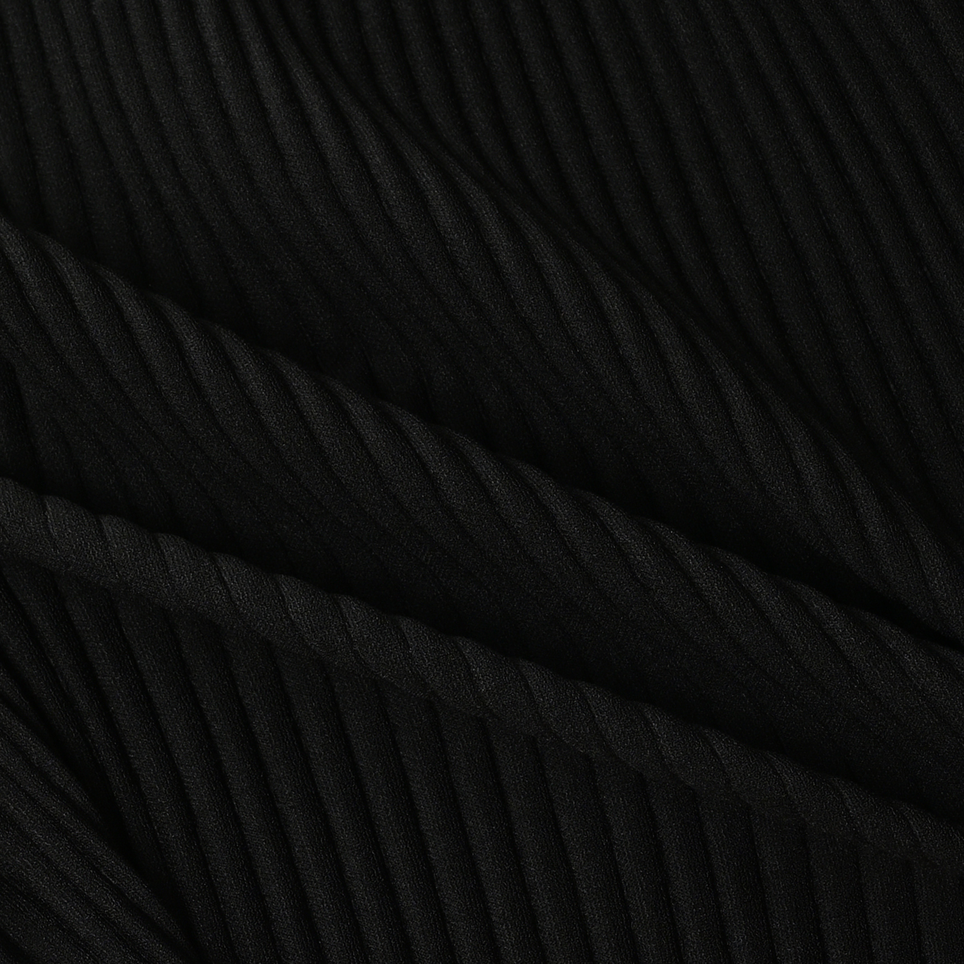 EBB - Signature Pleated Shorts - Black